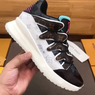 Louis Vuitton LV Trainer 白色 棕色 Monogram 皮革 覆盖 雕塑 鞋底 生活方式 运动鞋
