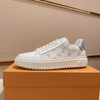 Louis Vuitton LV Trainer Zapatillas Lifestyle Blanco y Gris Monogram Lona Acentos de Cuero