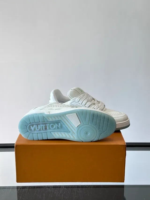 Louis Vuitton LV Trainer White Green Textured Leather Upper Branding Lifestyle Sneakers 2
