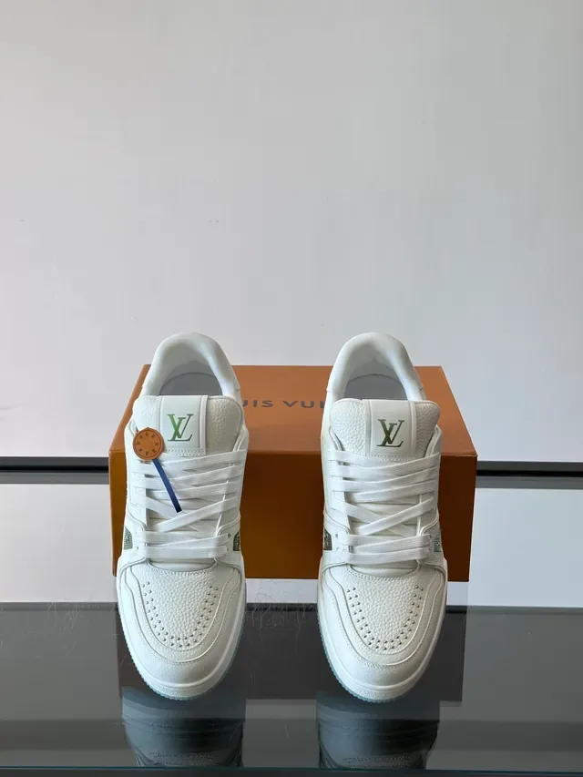 Louis Vuitton LV Trainer White Green Textured Leather Upper Branding Lifestyle Sneakers 4