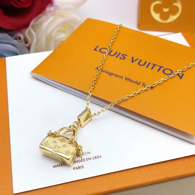 Louis Vuitton Mini Handbag Charm Gold-Tone Necklace 9