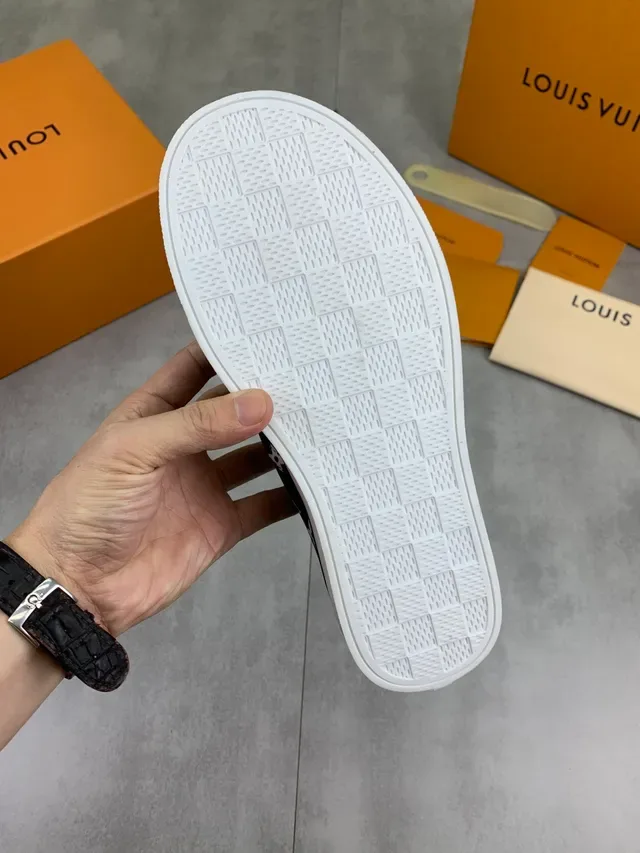 Louis Vuitton Monogram Lona Low-Top Tênis de Skateboard 2