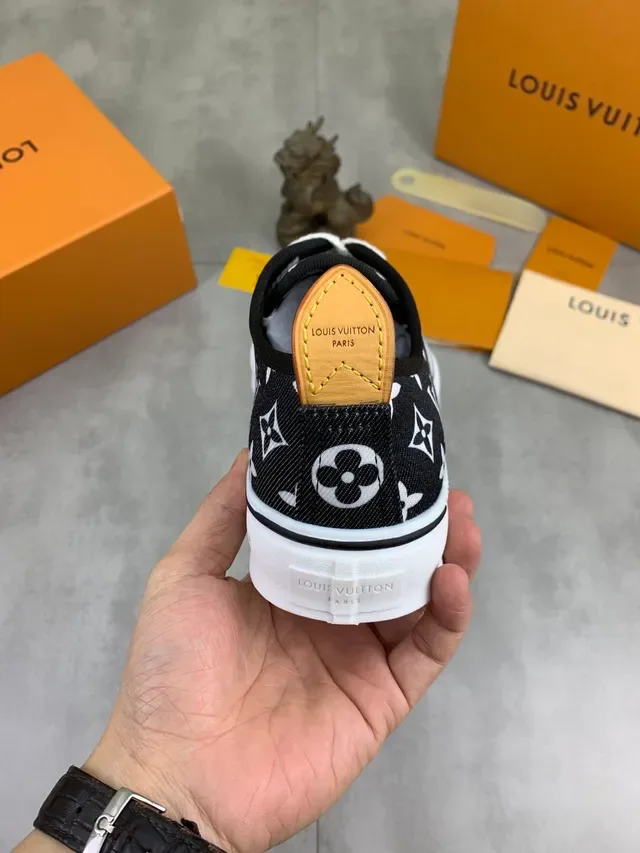 Louis Vuitton Monogram Lona Low-Top Tênis de Skateboard 3