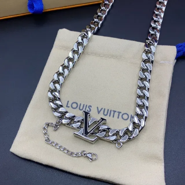 Louis Vuitton Monogram Chain Silver Curb Plaque Necklace 7