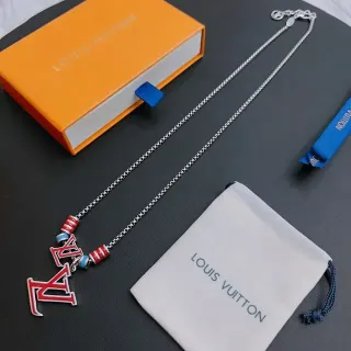 Colar com pingante de esmalte Monogram Louis Vuitton