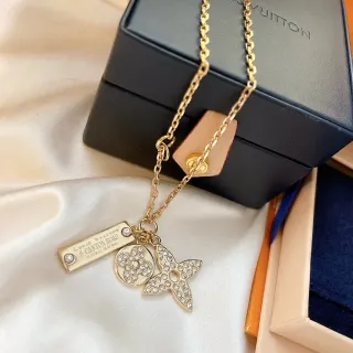 Colar Louis Vuitton Monogram Flor e Estrela Charm Tono Dourado Cristal
