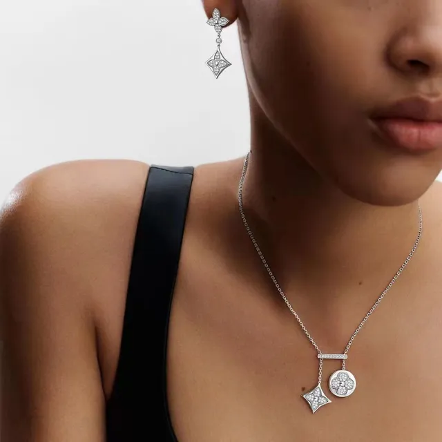 Louis Vuitton Monogram फूल असममित ड्रॉप ईयररिंग्स 4