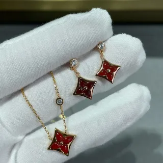 Brincos Louis Vuitton Monogram Flower Red Gold Quatrefoil Motif Esmaltados