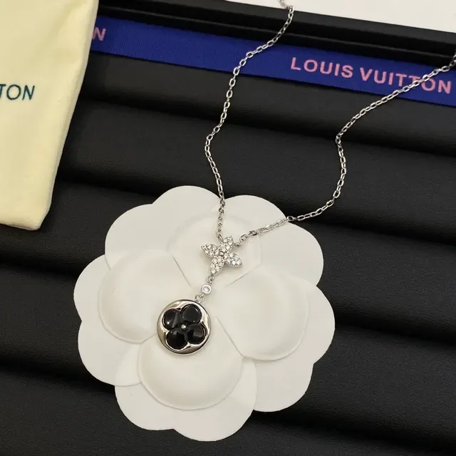 Colar Louis Vuitton Monograma Floral Prata Ouro Quatrofolha Pingente Cristal Pavé 4