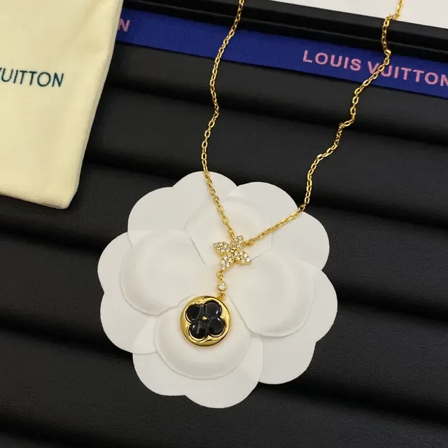 Colar Louis Vuitton Monograma Floral Prata Ouro Quatrofolha Pingente Cristal Pavé 5
