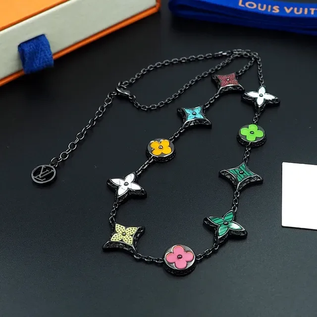 路易威登 Monogram 花朵搪瓷花和星形魅力项链 4