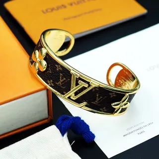 Louis Vuitton Monogram 皮革与金色花朵手镯