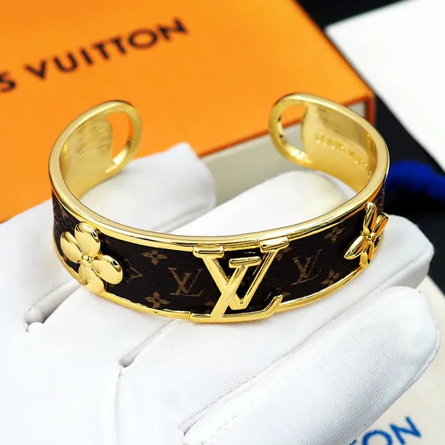 Louis Vuitton Monogram Leather and Gold-Tone Flower Cuff Bracelet 7