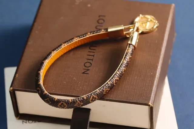 Louis Vuitton Monogram Leather Bracelet Brown Gold Braided Texture Bracelet 4