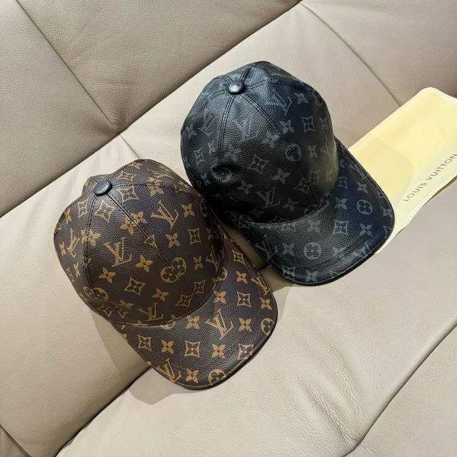 Louis Vuitton Monogram 皮革纹理棒球帽 2