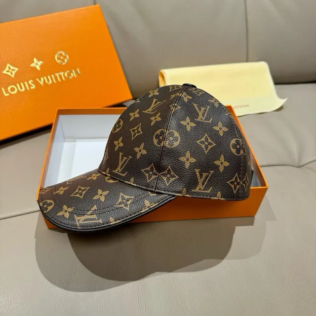 Louis Vuitton Monogram 皮革纹理棒球帽 8