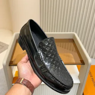 Louis Vuitton Monogram لوفر جلد لامع أسود لوفر