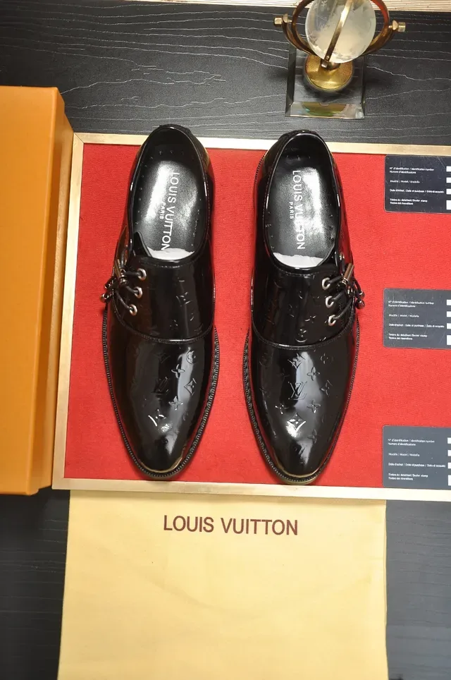 Louis Vuitton Monogram पेटेंट लेदर कैप-टो ऑक्सफोर्ड जूते 5
