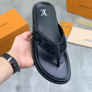 Louis Vuitton Sandalias Thong Negras con Monograma