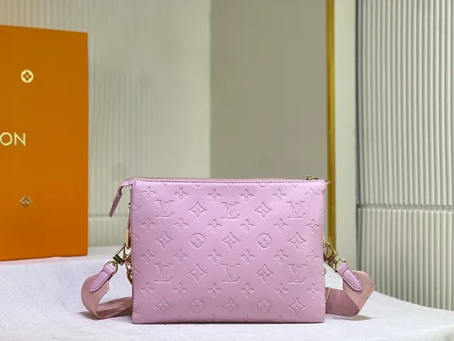 Louis Vuitton मल्टी पोचेट एक्सेसॉयर्स पिंक गोल्ड एम्बॉस्ड मोनोग्राम चमड़े का मेसेंजर बैग 2
