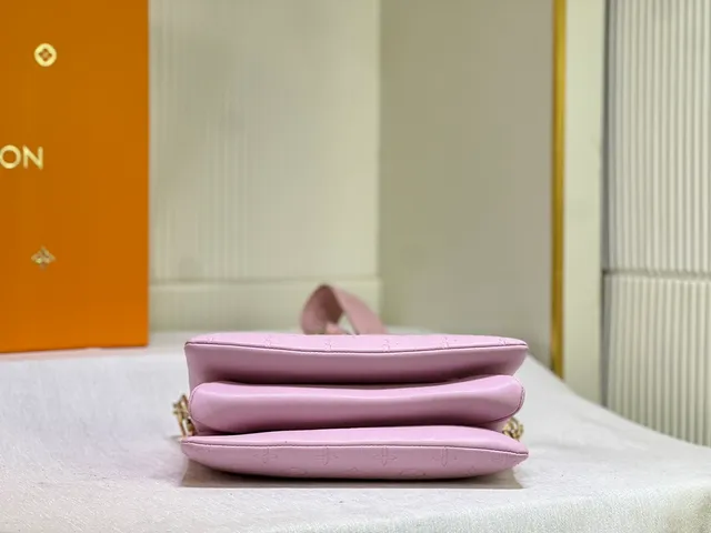 Louis Vuitton मल्टी पोचेट एक्सेसॉयर्स पिंक गोल्ड एम्बॉस्ड मोनोग्राम चमड़े का मेसेंजर बैग 3