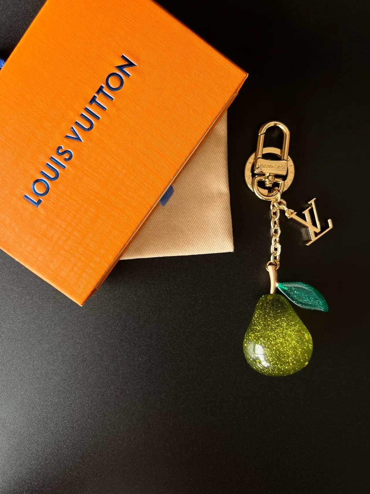 Bracelet Louis Vuitton Charms Fruit en Résine Multicolore avec Hardware Métal 4