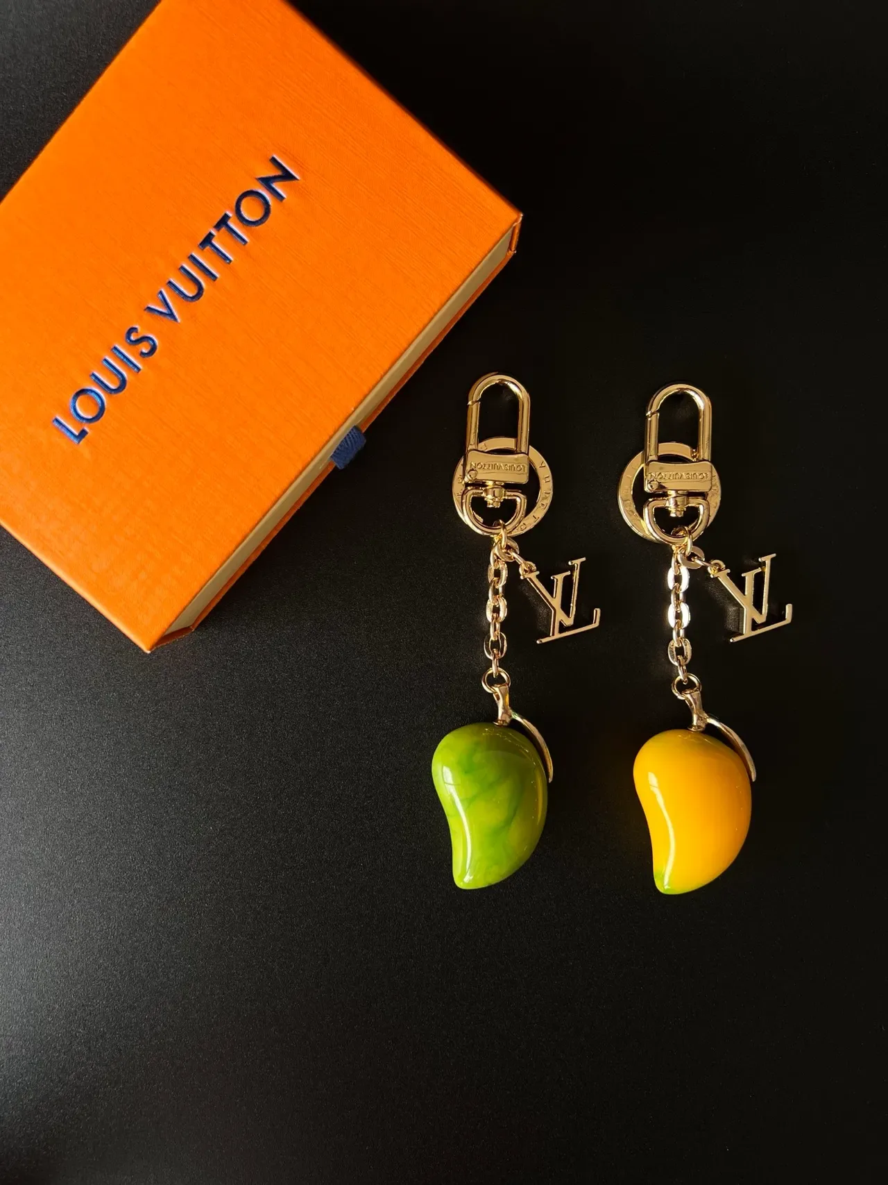 Bracelet Louis Vuitton Charms Fruit en Résine Multicolore avec Hardware Métal 7