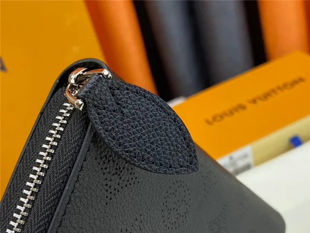 Louis Vuitton Billetera Larga Monograma Perforada Beige 6