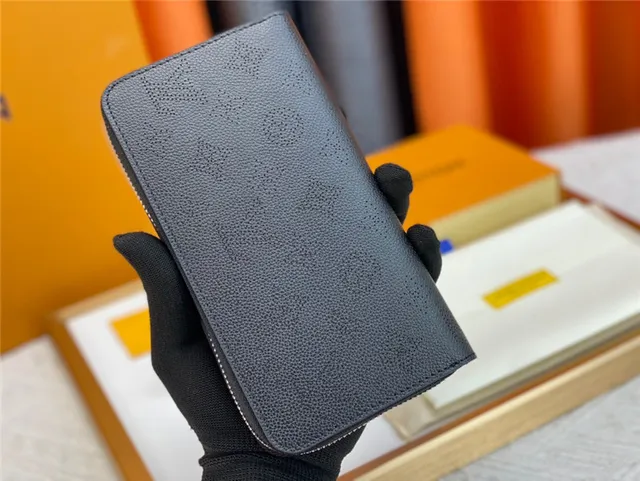 Louis Vuitton Billetera Larga Monograma Perforada Beige 9