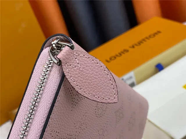 Louis Vuitton Billetera Larga Monograma Perforada Beige 15