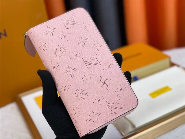 Louis Vuitton Billetera Larga Monograma Perforada Beige 19