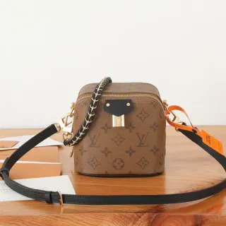 Louis Vuitton Petite Malle Monogram Lona Embalada Correia de Corrente Bolsa Tiracolo