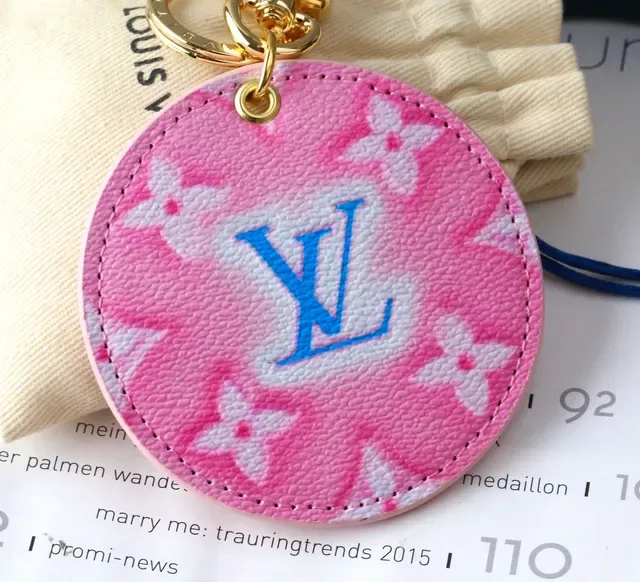 Louis Vuitton Sac Croisé Circulaire en Tissu Rose et Bleu 2
