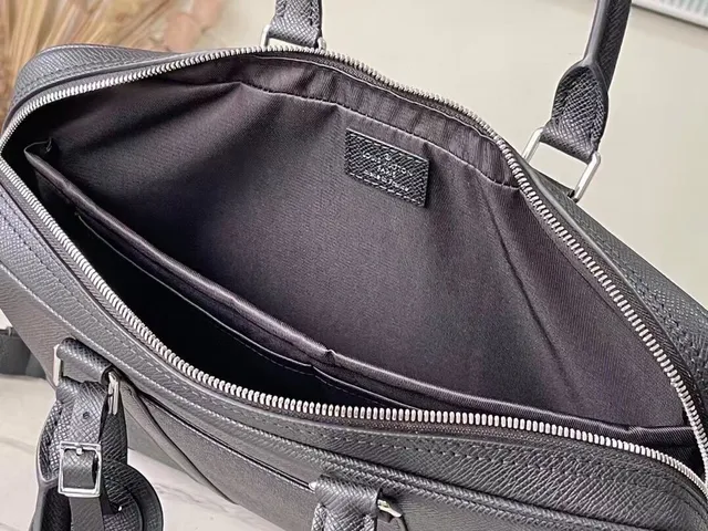 Louis Vuitton Portefeuille 黑色银色 结构纹理 皮革 手袋 2