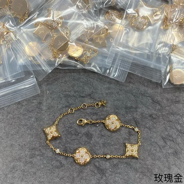 Louis Vuitton Quatrefoil Pavé Flower Bracelet 3
