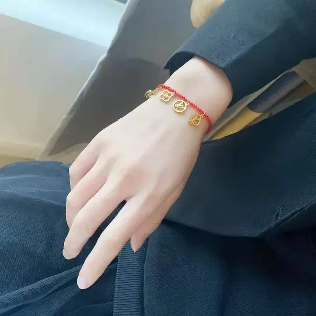 लुई विटन लाल सोने की बीडेड कॉर्ड चार्म्स ब्रेसलेट 2