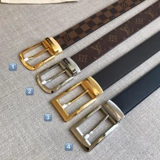 Louis Vuitton उलटफेर कर सकने वाला भूरा मोनोग्राम सोने का चमड़े का बेल्ट
