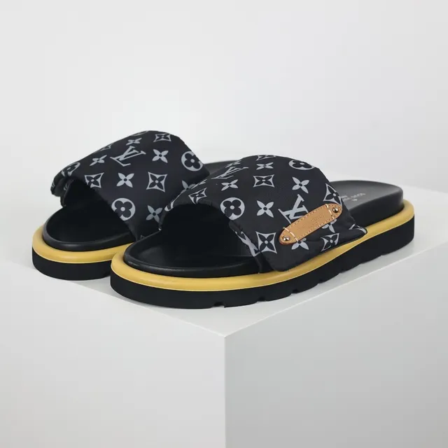 Louis Vuitton Run Away Monogram 黑色和芥末色拖鞋 2