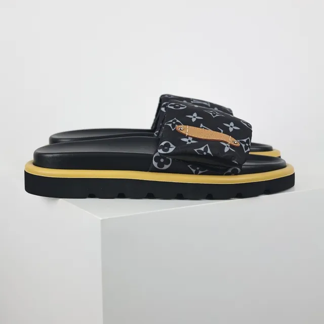 Louis Vuitton Run Away Monogram 黑色和芥末色拖鞋 3