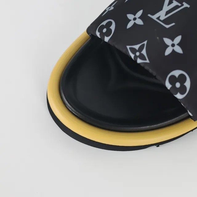 Louis Vuitton Run Away Monogram 黑色和芥末色拖鞋 5