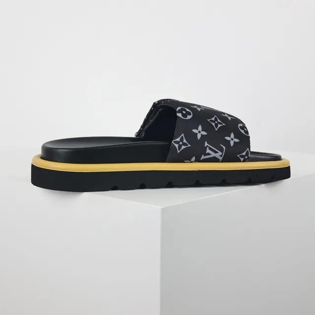 Louis Vuitton Run Away Monogram 黑色和芥末色拖鞋 7