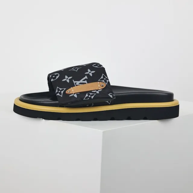 Louis Vuitton Run Away Monogram 黑色和芥末色拖鞋 9