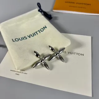 Louis Vuitton أقراط فضية ذات أربع سنون