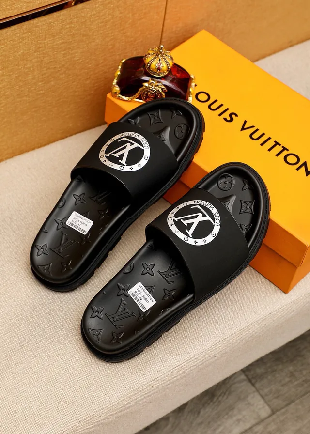 Louis Vuitton Slide কালো Monogram-Embossed চপ্পল 2