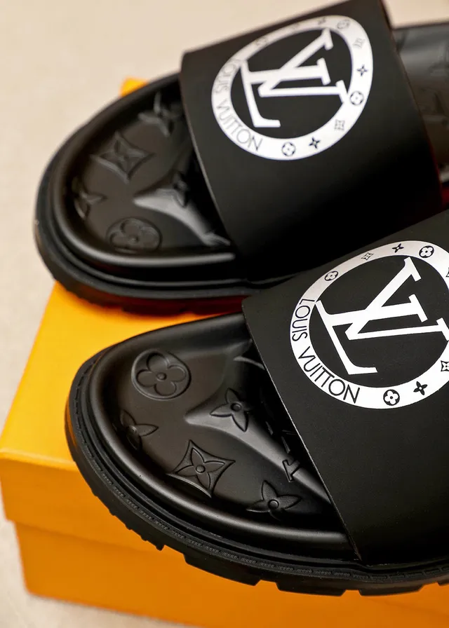 Louis Vuitton Slide কালো Monogram-Embossed চপ্পল 7