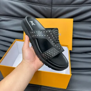 Louis Vuitton Slide Preto Prateado Tachado Faixa Cruzada Chinelo