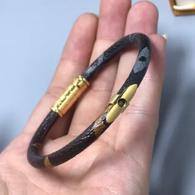 Louis Vuitton pulseira serpente marrom monograma e pulseira de couro trançado vermelho preto branco 3
