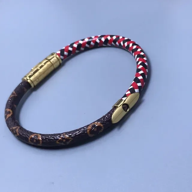 Louis Vuitton pulseira serpente marrom monograma e pulseira de couro trançado vermelho preto branco 8
