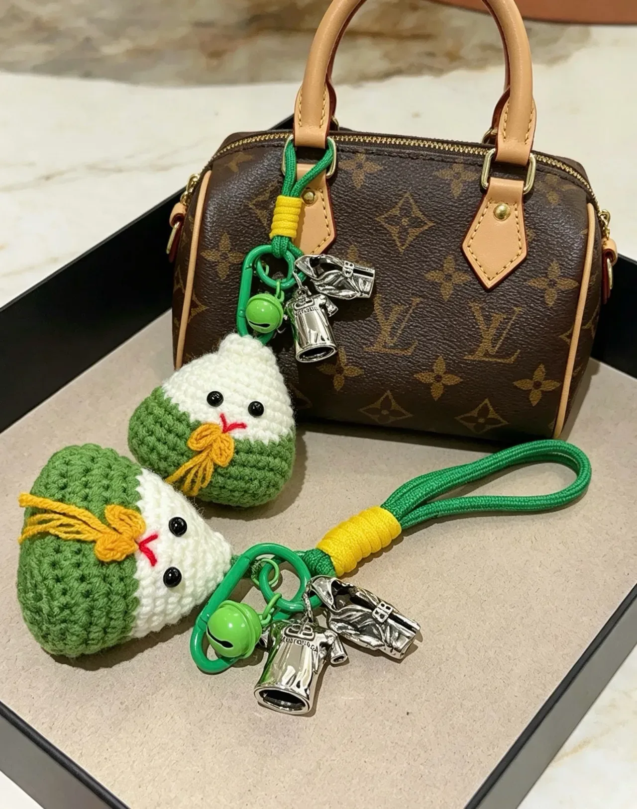 Louis Vuitton Speedy Boston বাদামী বেইজ মনোগ্রাম ক্যানভাস ট্যান লেদার ট্রিম বোস্টন ব্যাগ 9