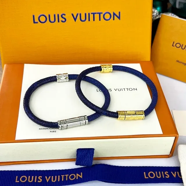 Louis Vuitton SPLIT Blue Textured Leather Bracelet 9